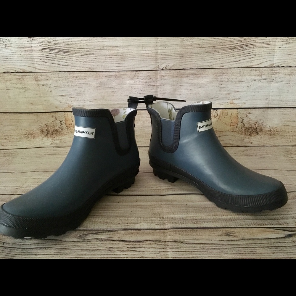 ☔️ Rain Boots - Picture 4 of 4